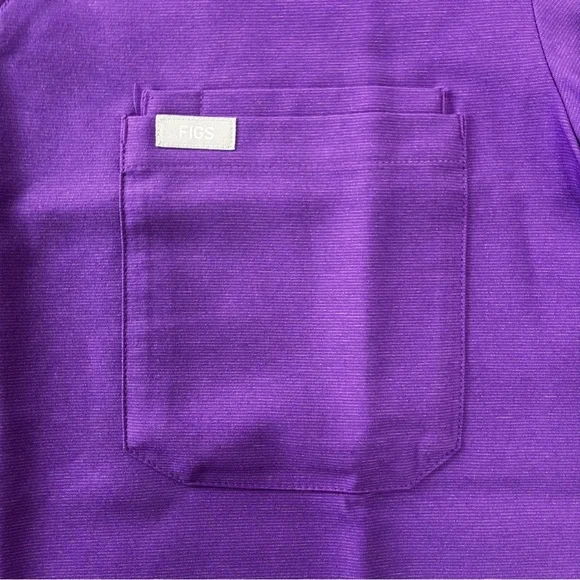 NWT Figs Leon Two Pocket Scrubs Top Mens Size Small Ultra Violet FM1500 - Picture 11 of 16